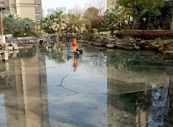 叠彩景观池淤泥清理